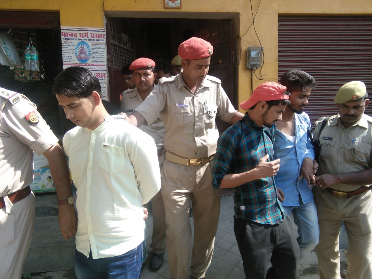 Sex racket exposed in mau police arrest many people