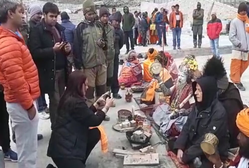 Mahesh Bhatt Feel Lord Shiva in kedarnath Dham visit For sadak 2 Movie