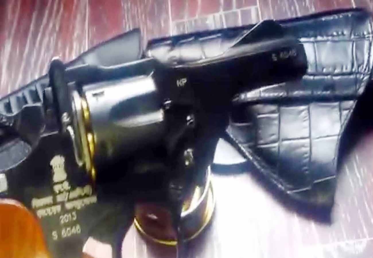 Whose revolver will only be able to remove it