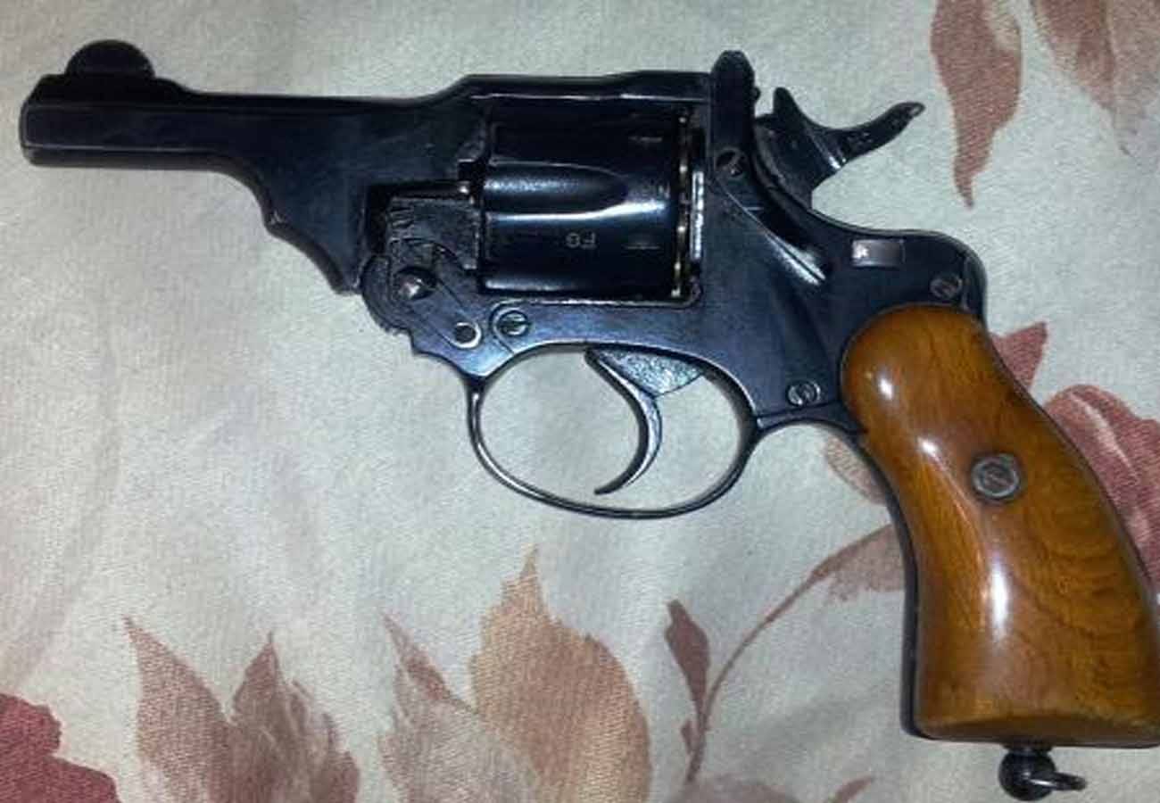 Whose revolver will only be able to remove it