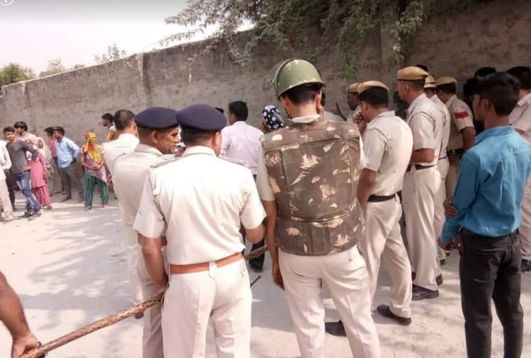the two sides quarrel for funeral in rohtak of haryana