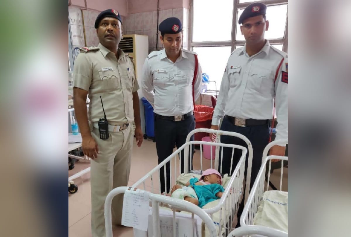 delhi traffic police cop saves a new born thrown in bushes at rk khanna stadium admitted safdarjung