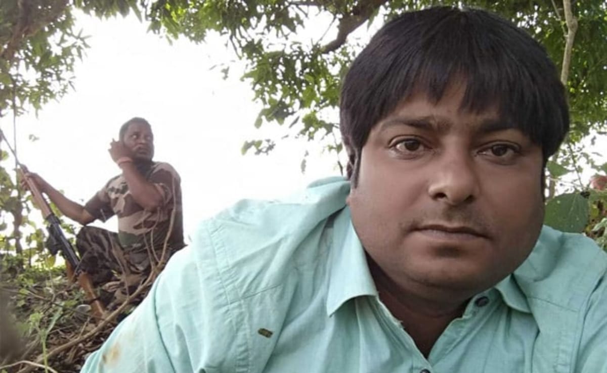 Dantewada naxalite attack survived reporter's story of saving his own life