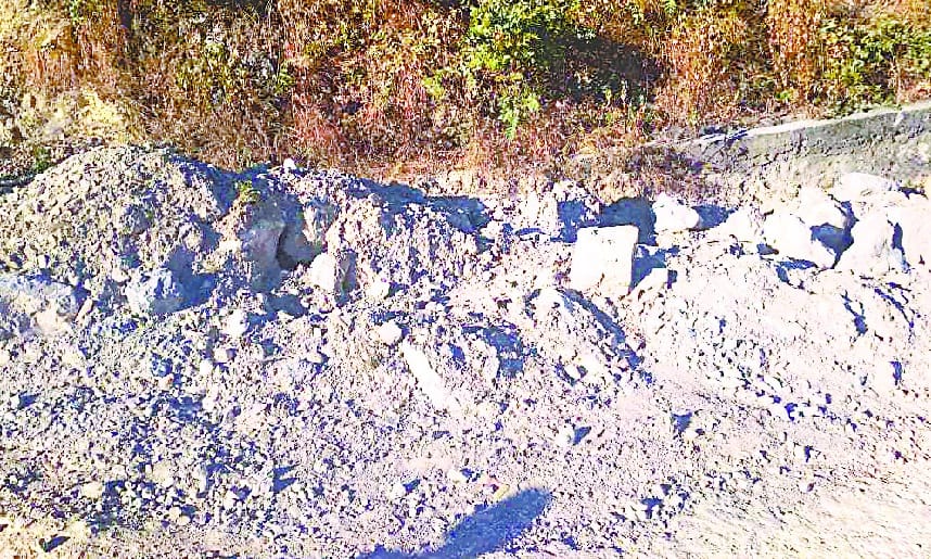 Jakhapant's village gets annoyed after irrigation blocked
