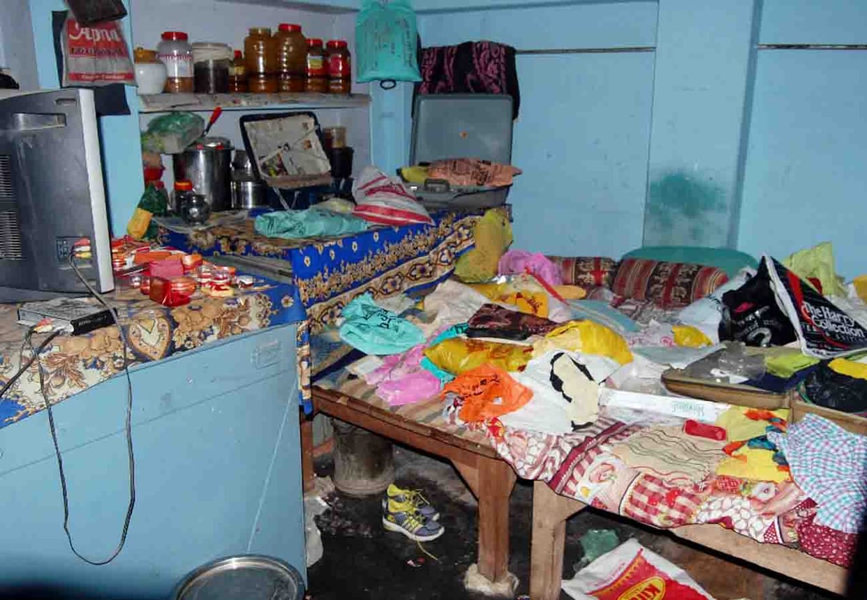 Theft from the lawyer's house in fatehpur