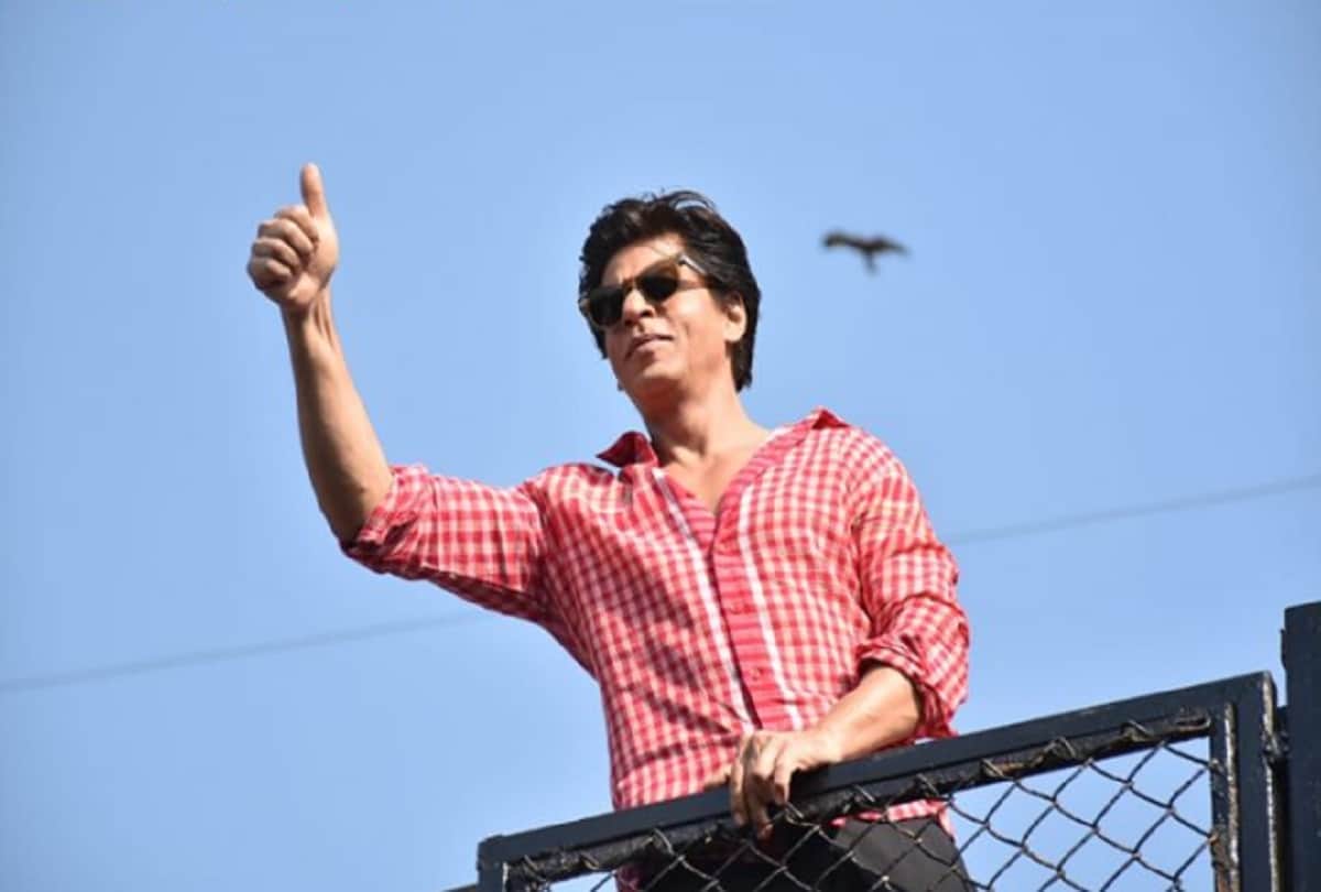 shah Rukh Khan was an usher at Pankaj Udhas concert and got paid Rs 50