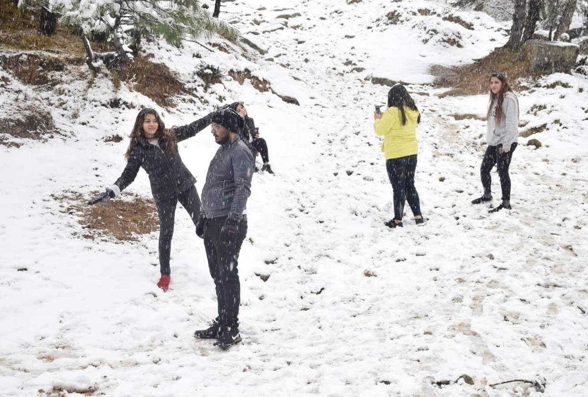 Fresh Snowfall in lahaul Spiti Rohtang Manali Kullu Mandi in Himachal Pradesh