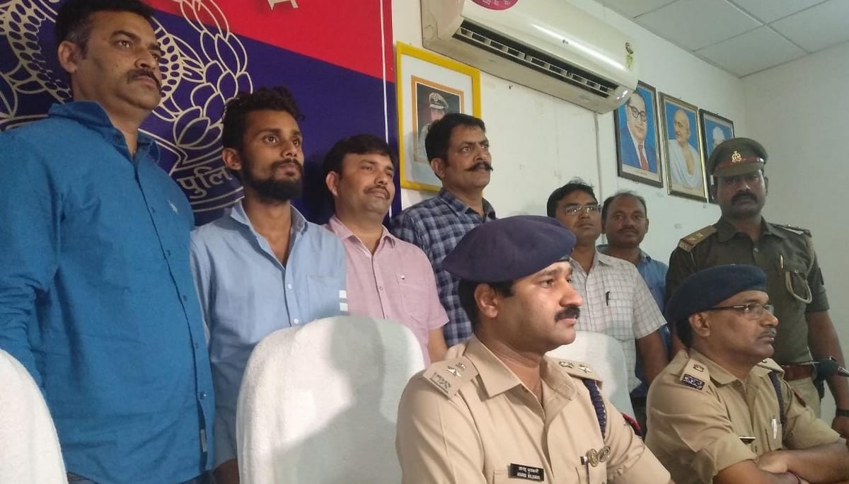 Mall employee entry of shooter in mall at varanasi