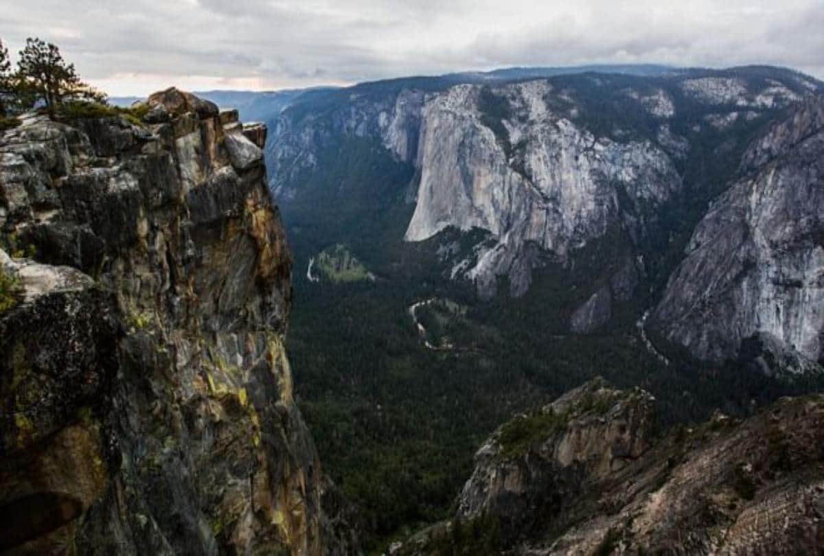 Know why couple photo viral on social media who captured on yosemite national park at taft point