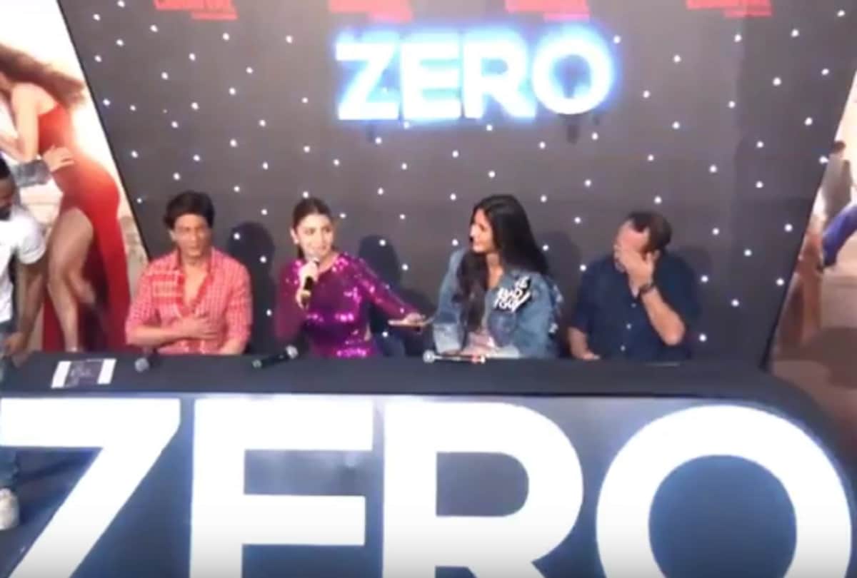 Shah rukh Khan get emotional after saw daughter Suhana Khan play