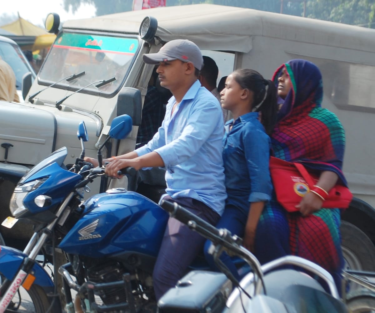 चालान मंजूर पर हेलमेट पसंद नहीं