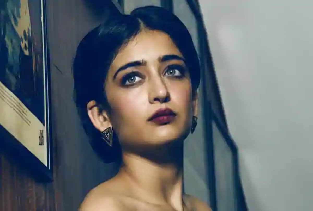 kamal hassan daughter akshara hassan files complaint of viral pictures