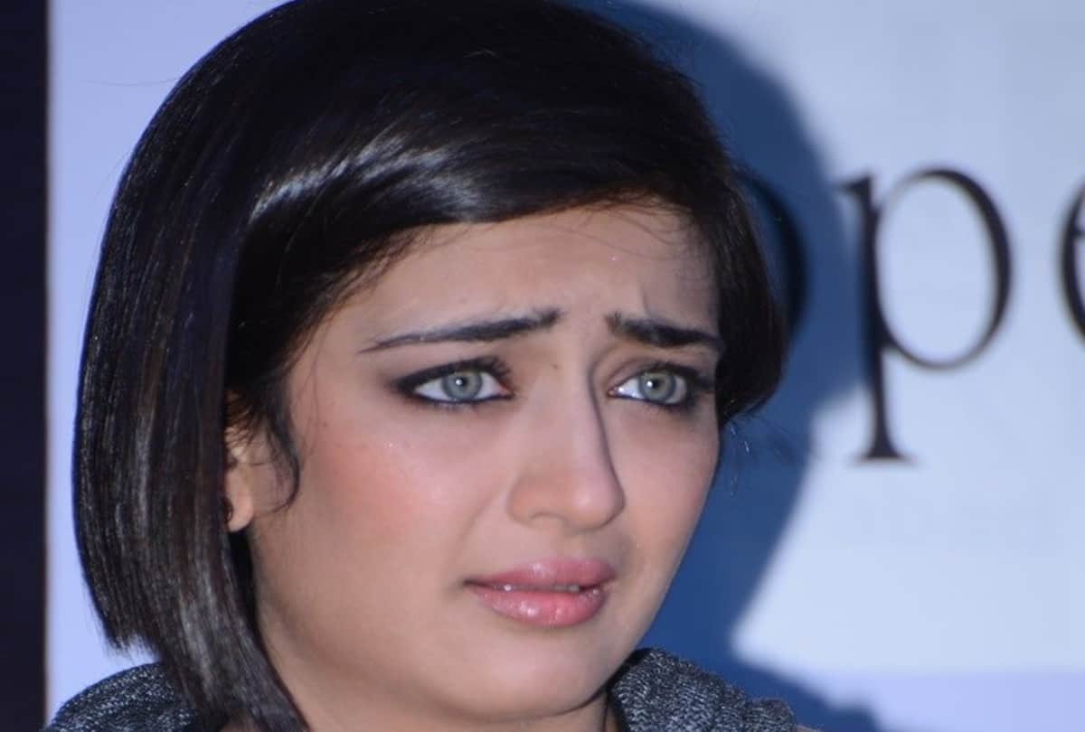 Akshara Haasan Makeup Artist From Film Shamitabh Passes Away Due To Coronavirus