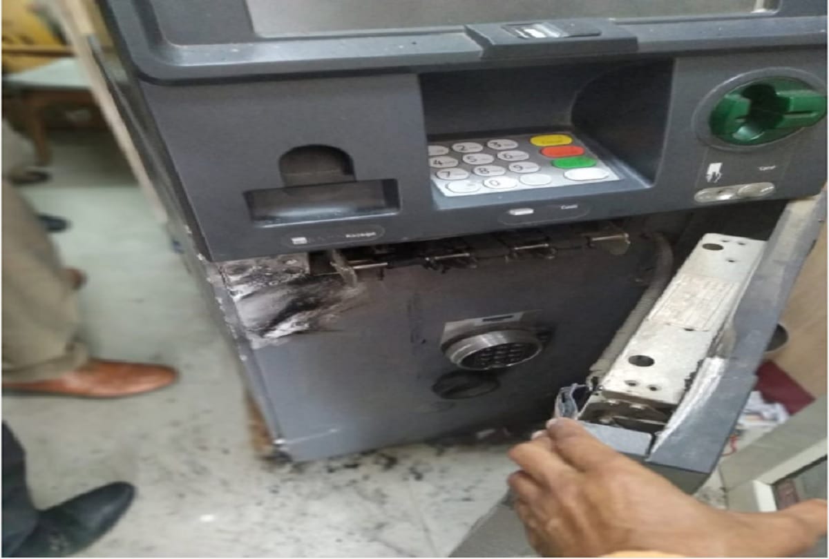 attempt to atm broken accused arrested by gorakhpur police