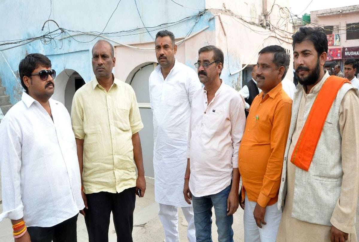 vhp  and bajrang dal's two workers arrested for beating the christian people