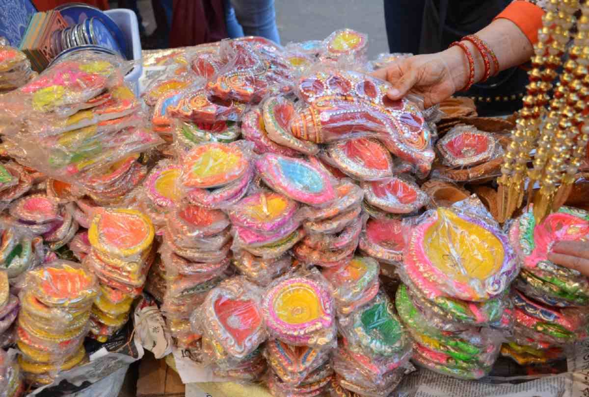 demand of desi jhalar on diwali in lucknow