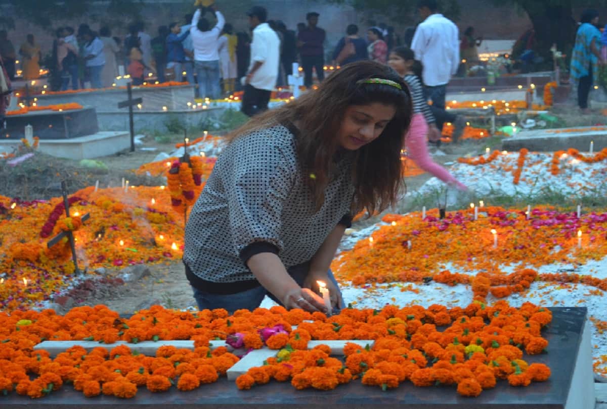 Christians decorated tombs with flowers in memory of their ancestors in Meerut
