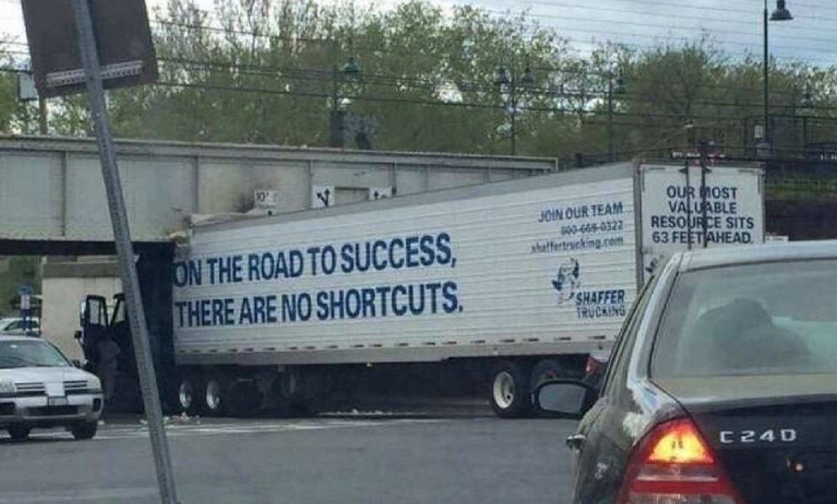 Hilarious Funny photos found during Journey makes you laugh loud