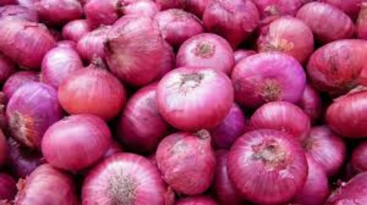Stop the train in Punjab's abohar for unloading onions