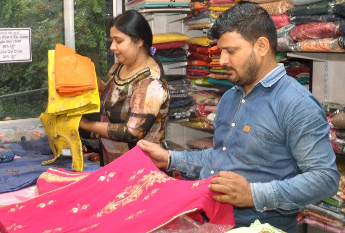 30 percent discount on apparels in Shop Nahan Sirmour Himachal Pradesh
