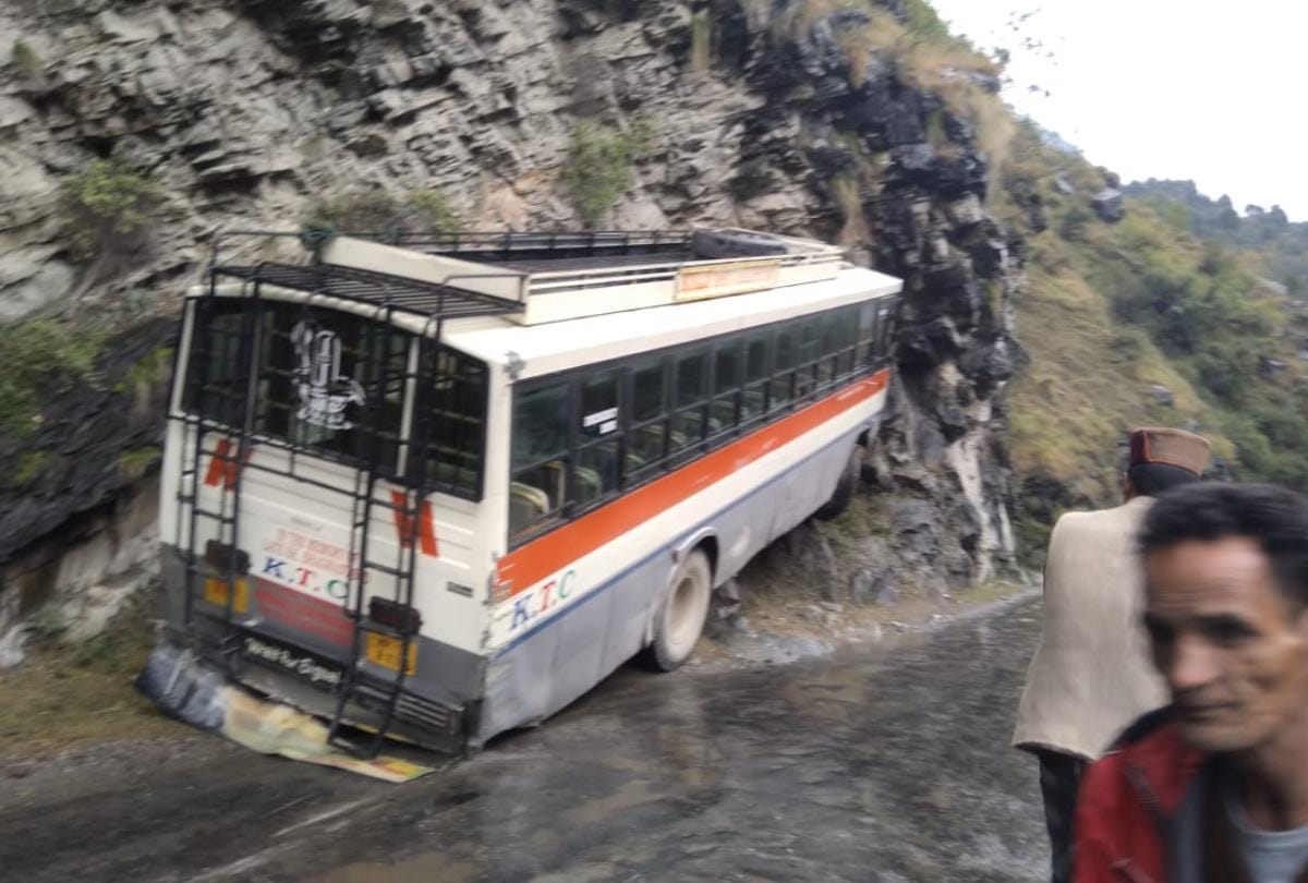 private bus accident in kullu himachal pradesh