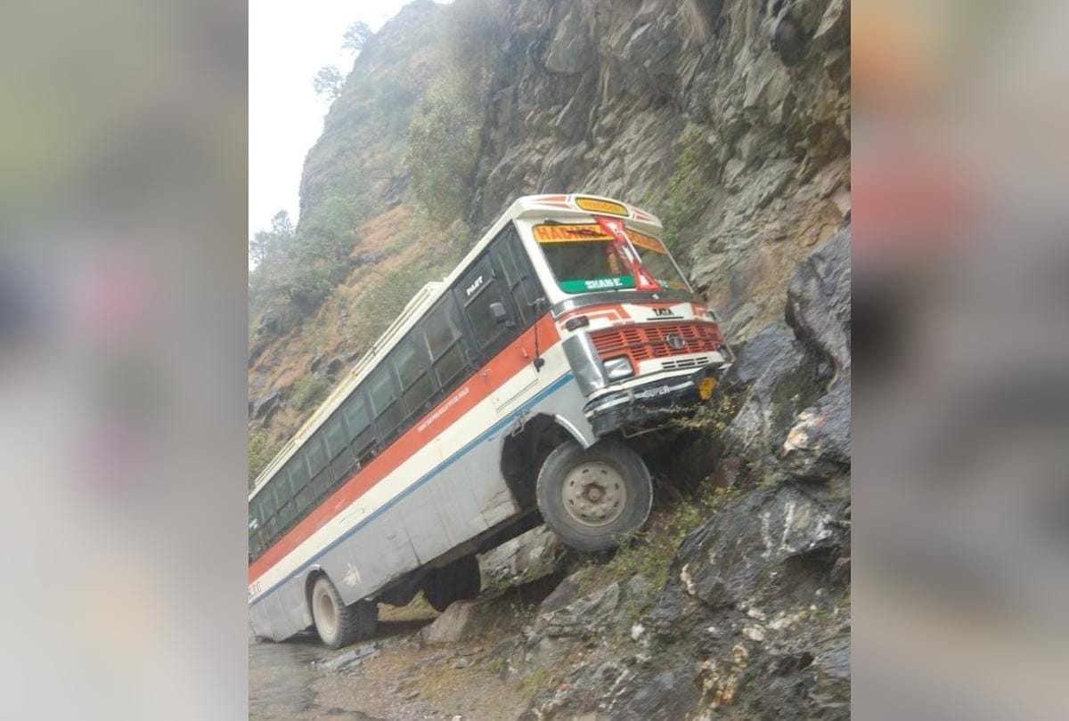 private bus accident in kullu himachal pradesh