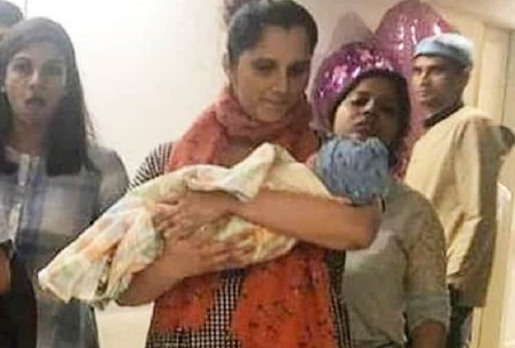 Sania Mirza first picture with baby boy viral spotted while leaving the hospital