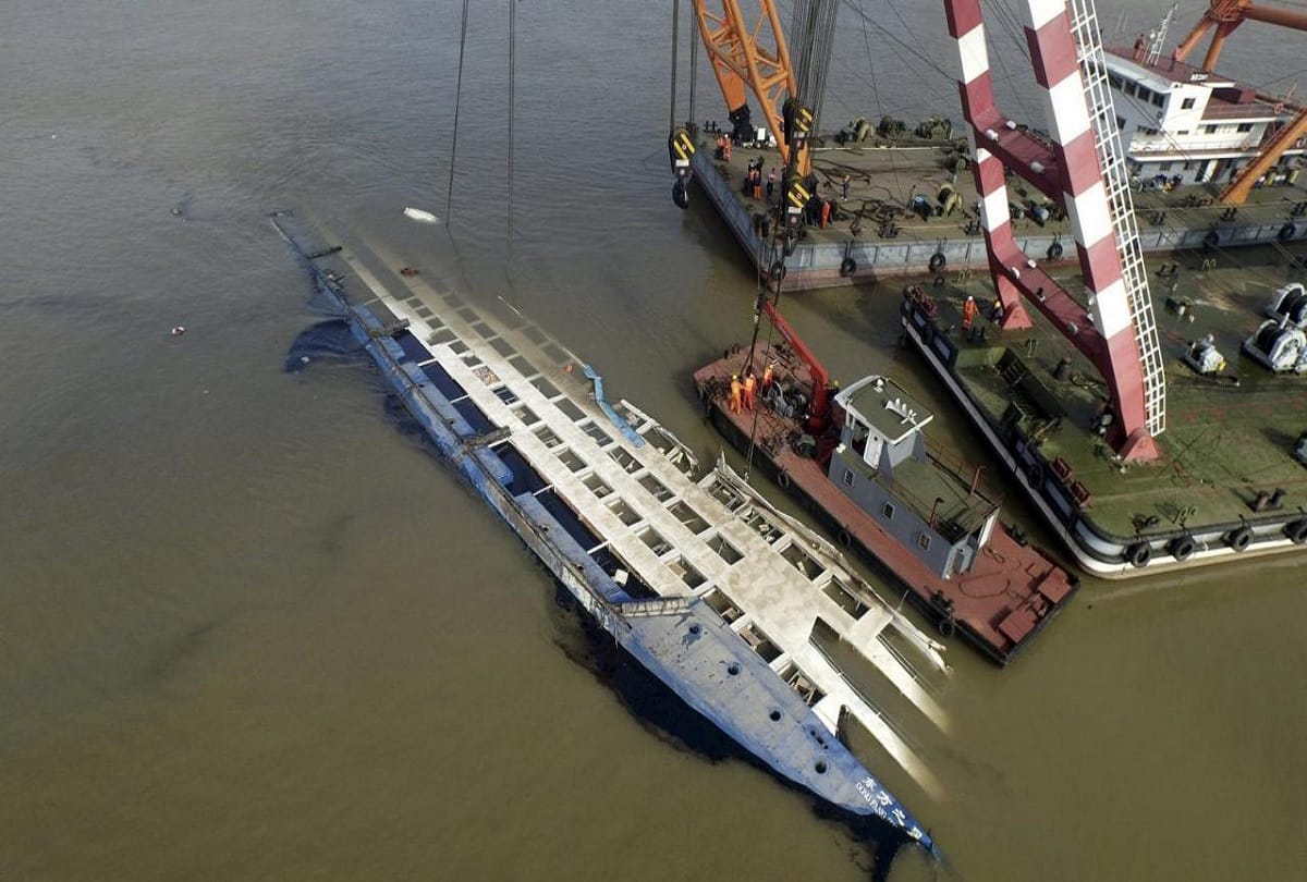 that is why giant ships sinks in the ocean