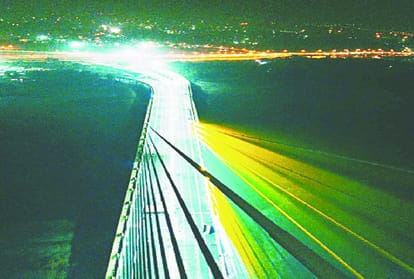 Transgenders stripping video Viral in Signature Bridge delhi
