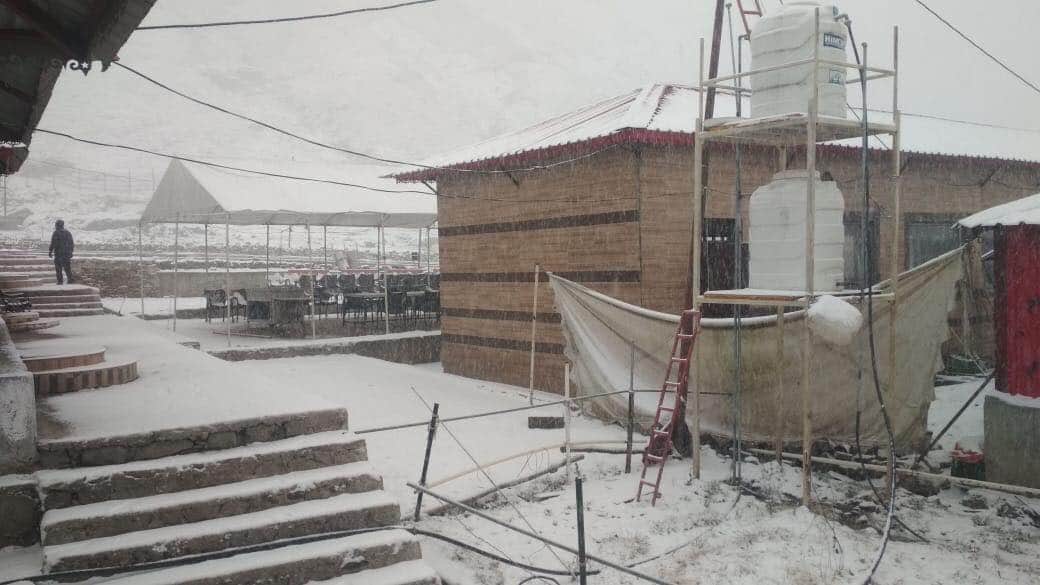 heavy snowfall in uttarakhand hilly area