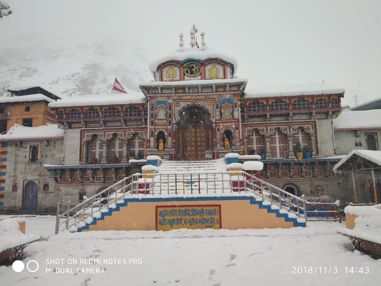 snowfall in badrinath hemkund sahib and pithoragarh