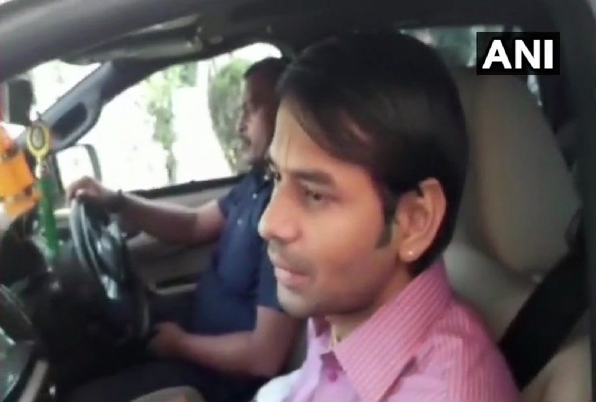 Tej pratap yadav says aishwarya belongs to the high society we do not match eachother