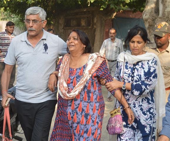 Four members of CBSE joint secretary's son and daughter die in the accident