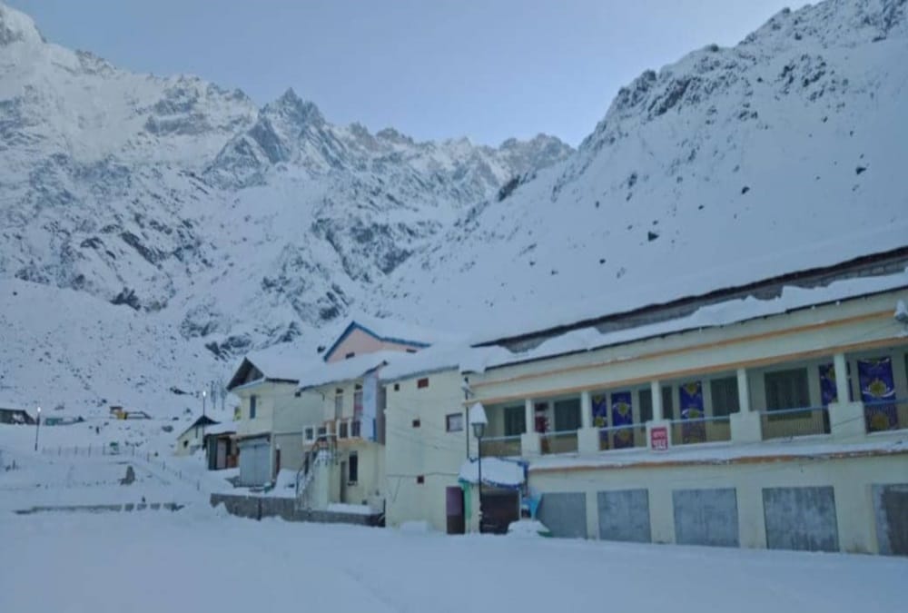Snowfall Continue in uttarakhand char dham photos
