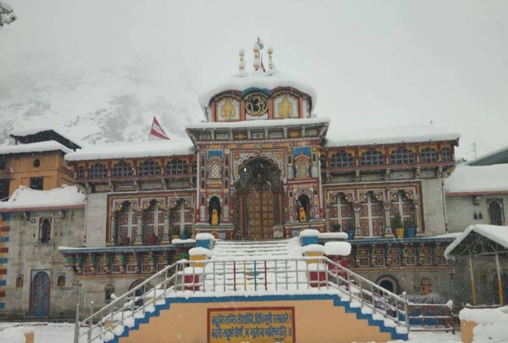 Snowfall Continue in uttarakhand char dham photos