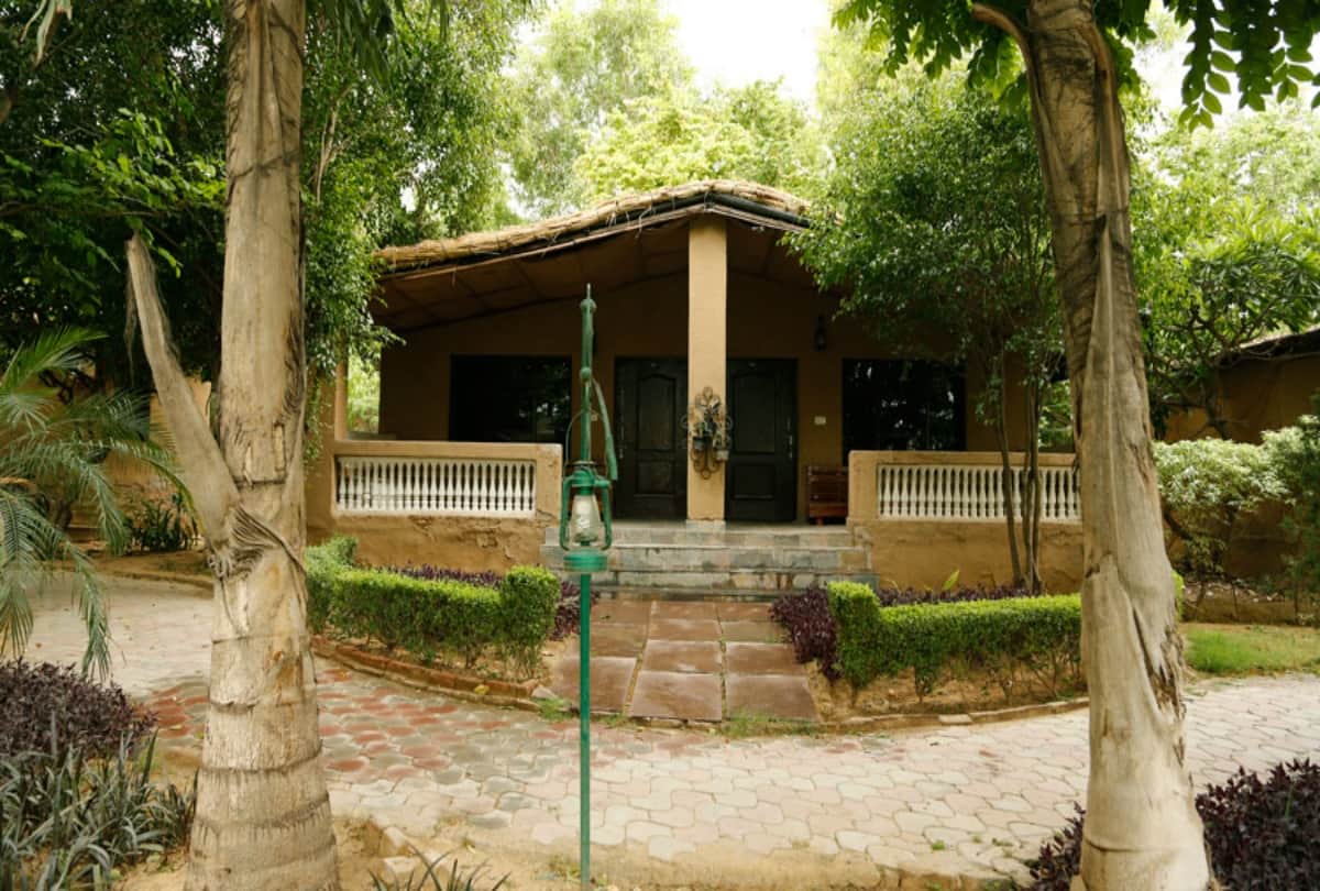 luxury resorts in and around delhi for the perfect date