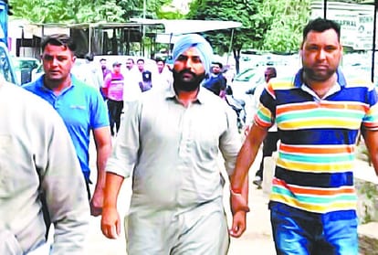 dera sacha sauda chief ram rahim security guard chamkaur singh and pr nain arrested by police