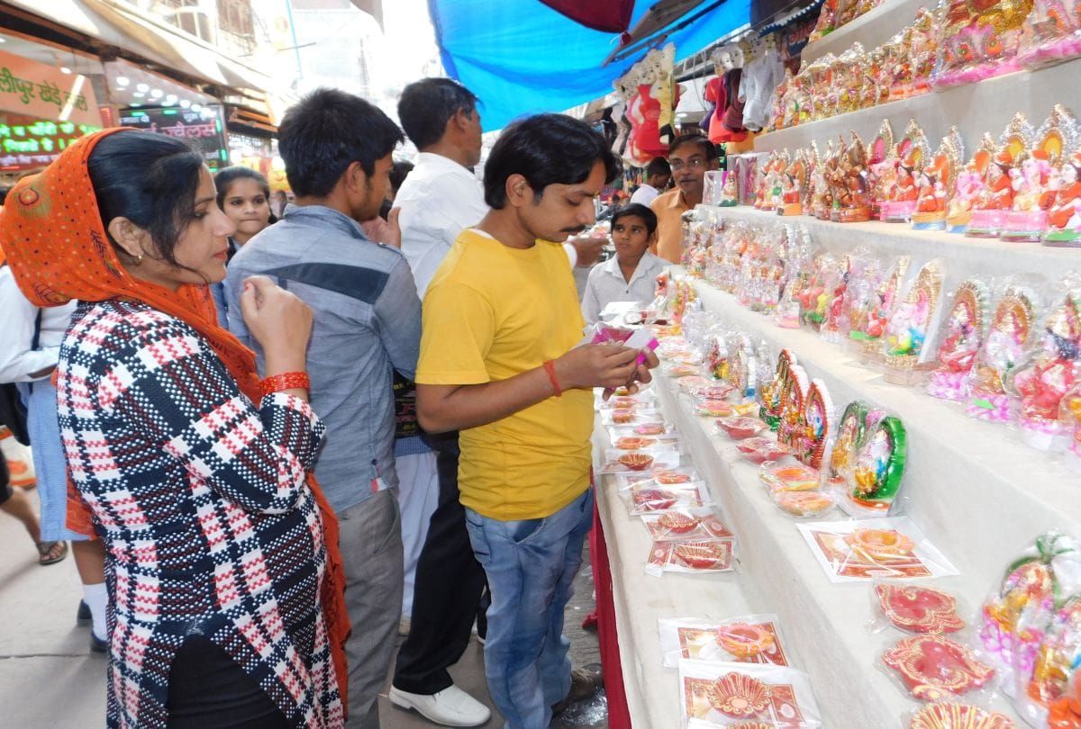 dhanteras 2018 jewellry markets, diyas, bazaar for shopping, images and wallpapers
