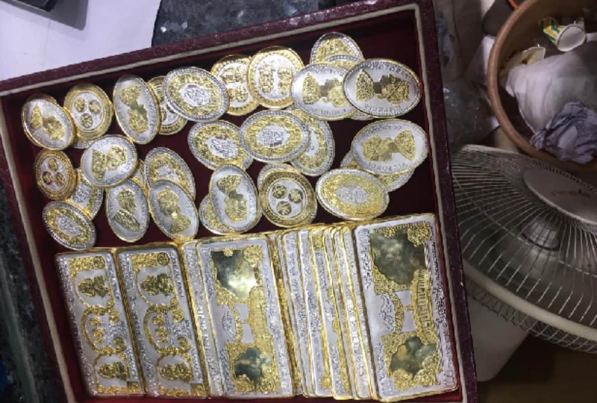 silver crackers and Chocolate like crackers on Diwali also in top demand in meerut market
