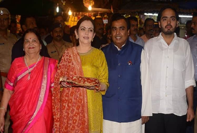 Isha Ambani wedding card inside pictures leaked