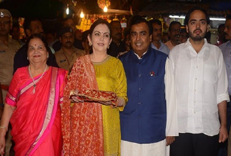 Isha Ambani wedding card inside pictures leaked