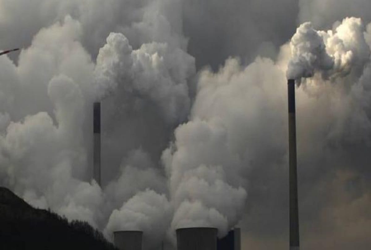 people are also upset due to pollution in pakistan like india