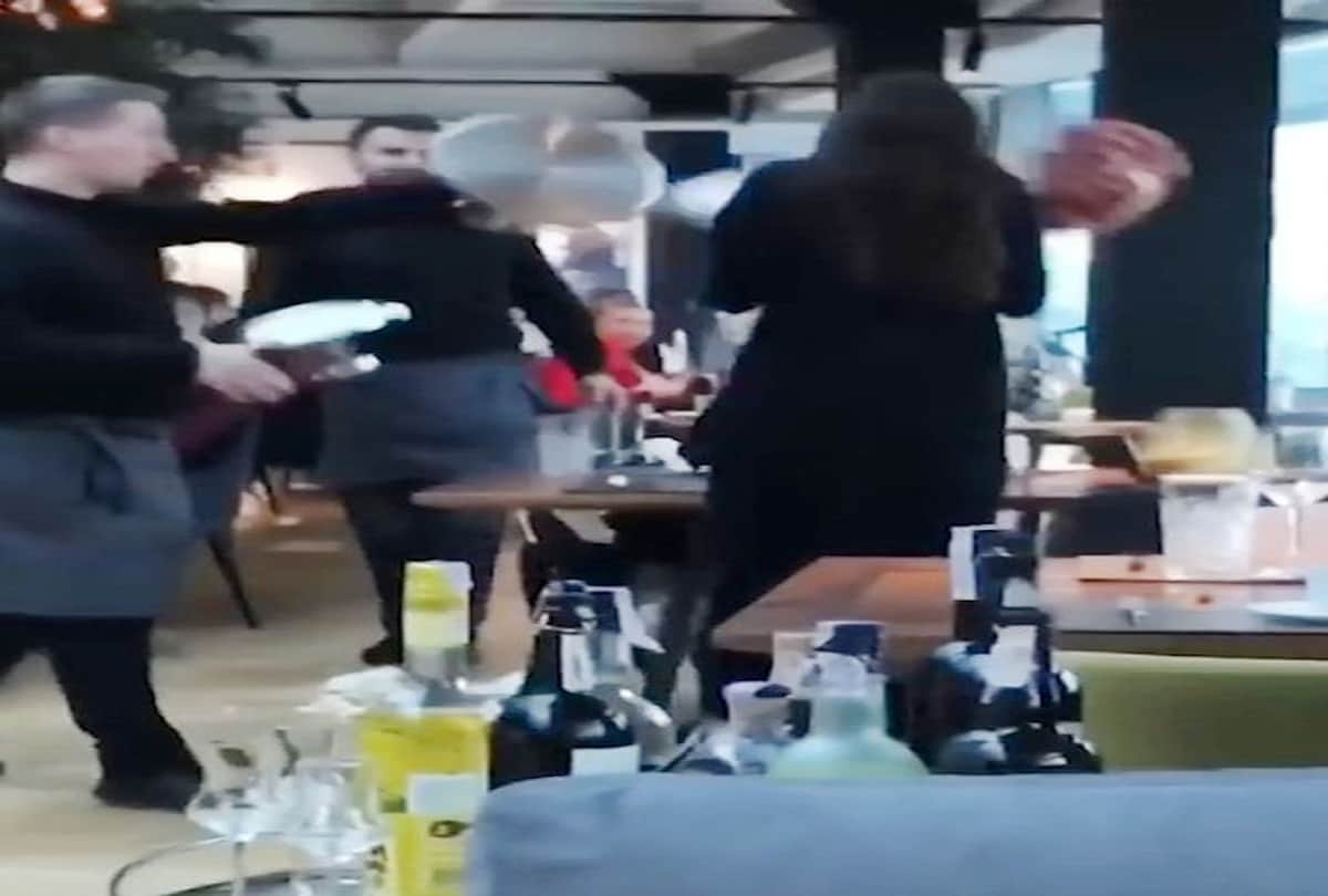 Fed up waiter Slams customer with cake paste on face