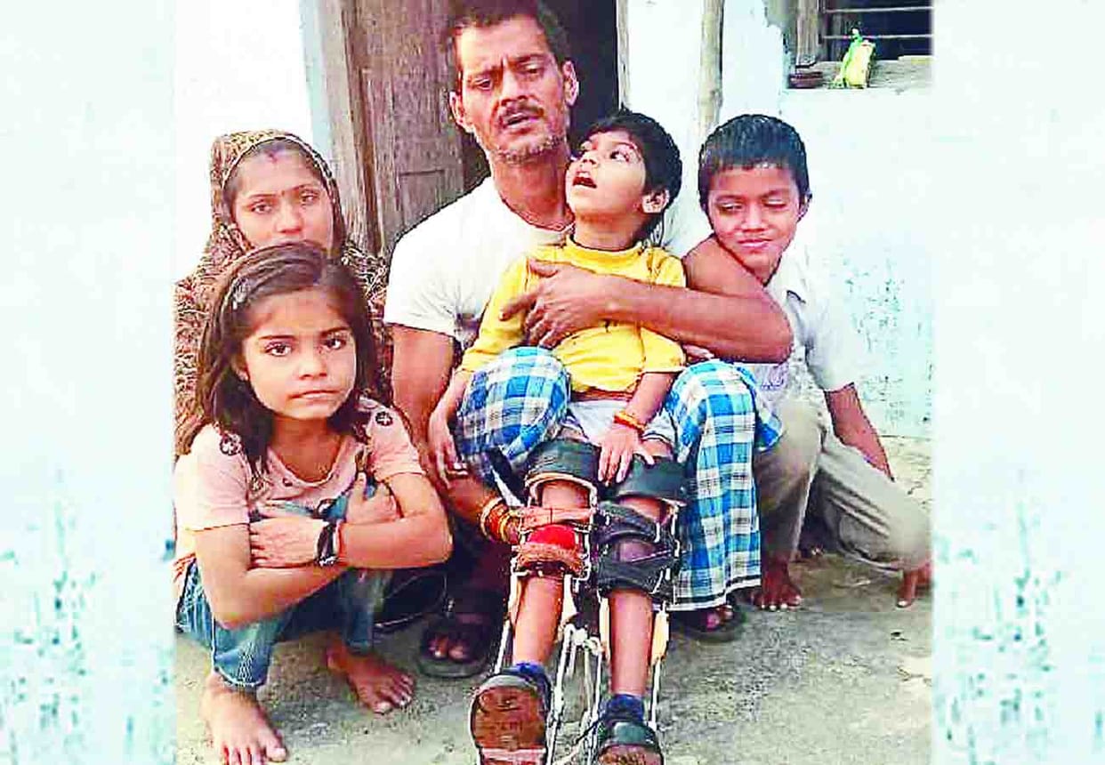 Father wandering for treatment of child wrote to dm