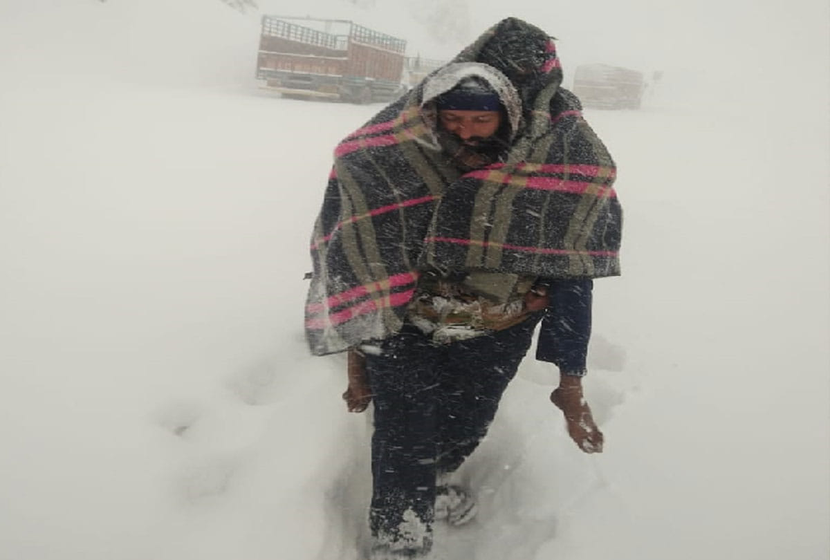 Cold wave continues throughout Kashmir