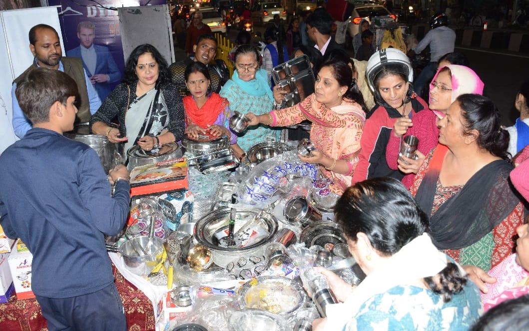 Dhanteras 2018 Bumper money in Dehradun Market photos 