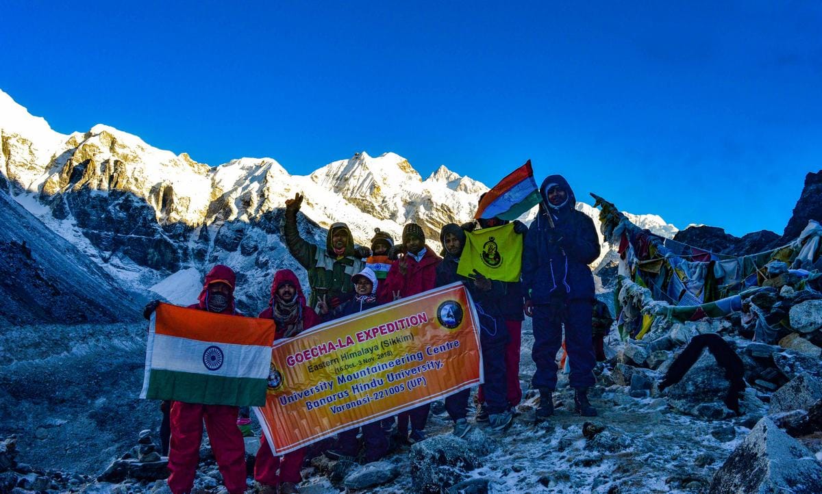 BHU climbers hoisted national flag at goecha la mountains