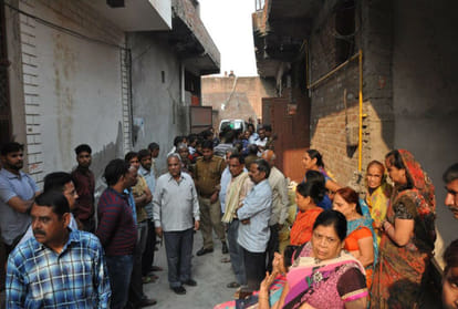 woman murdered in firozabad on dhanteras