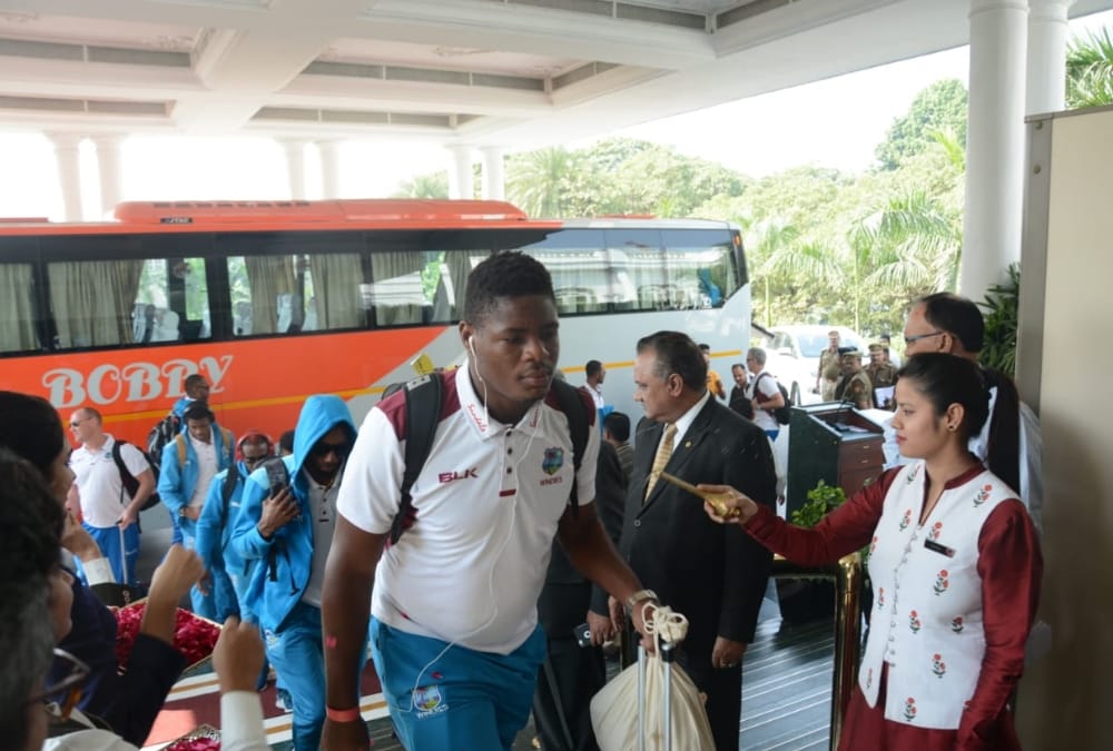 teams arrive for t20 match in lucknow.