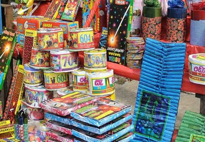 Special crackers in Diwali market of Kanpur